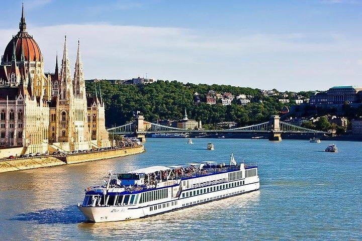 PRIVATE (7 hours) Budapest and Szentendre city tour with lunch and winetasting 6