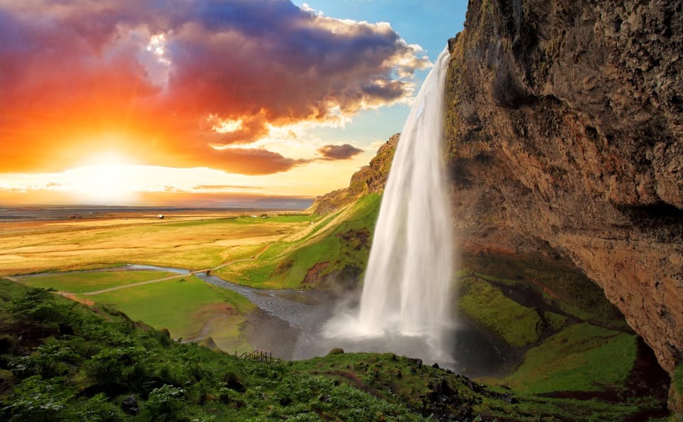 9-Day Self-Drive Tour of Iceland's Complete Circle