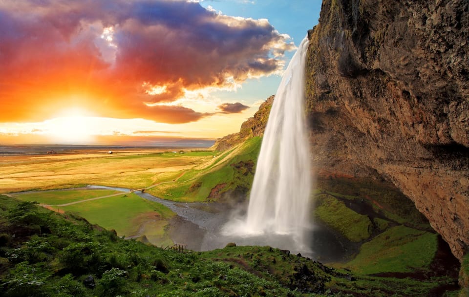 9-Day Self-Drive Tour of Iceland's Complete Circle