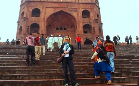 Walking Tour and Rickshaw Ride in Old Delhi with Meal