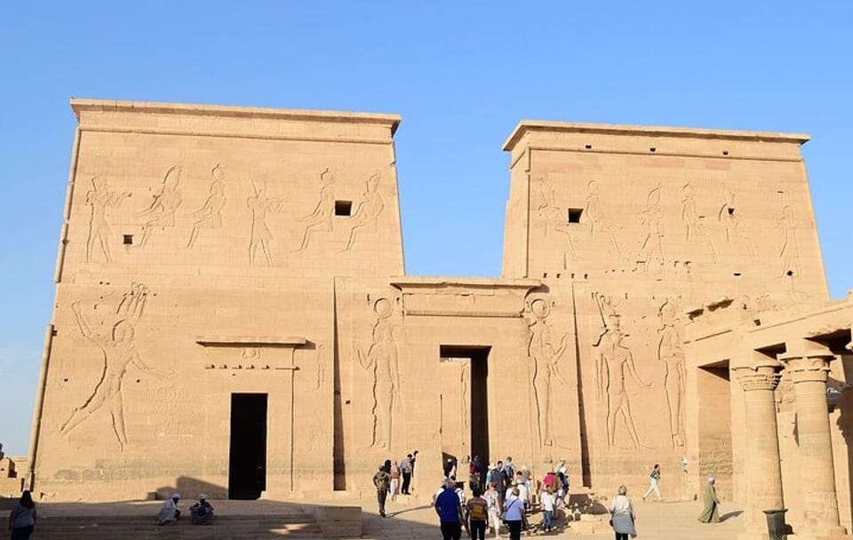 Private Cultural Tour of Abu Simbel and Aswan Highlights