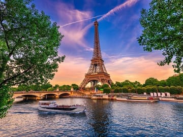 Paris Seine River Sightseeing Cruise with Audio Guide