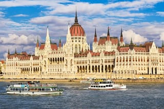 All-Day Private City Tour of Budapest with Lunch and Cruise