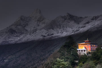 Everest Base Camp Helicopter Tour with Landing – Touch the Top of the World in a Day