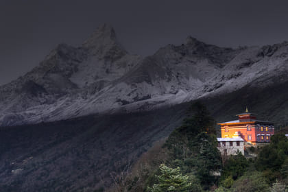 Everest Base Camp Helicopter Tour with Landing – Touch the Top of the World in a Day