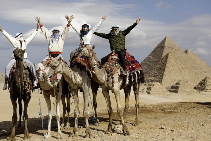 Half Day Tour to Giza Pyramids with Camel Ride & Lunch