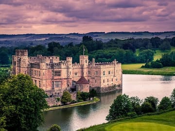 Private Leeds Castle and Canterbury Tour from London
