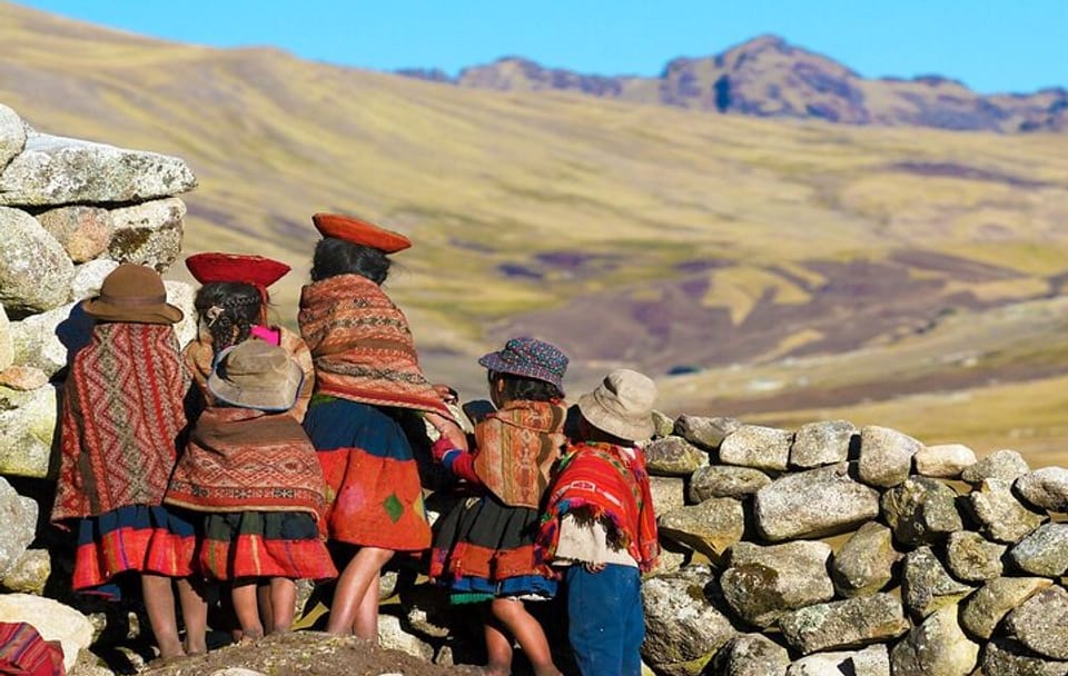 4-Day Lares Trek to Machu Picchu with Cultural Experiences