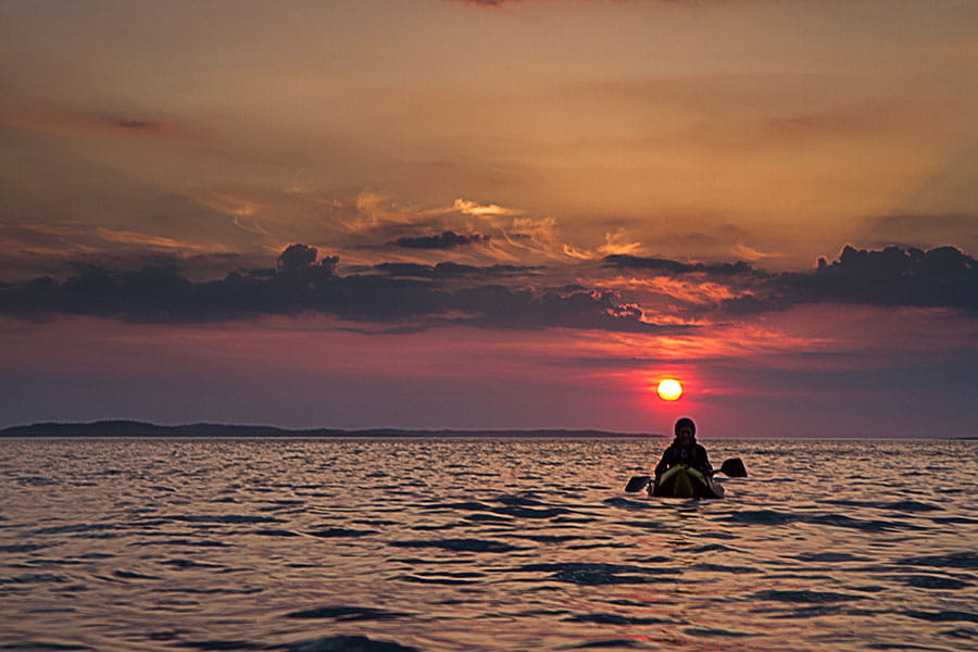 Sunset kayaking in Connemara. Galway. Guided. 3