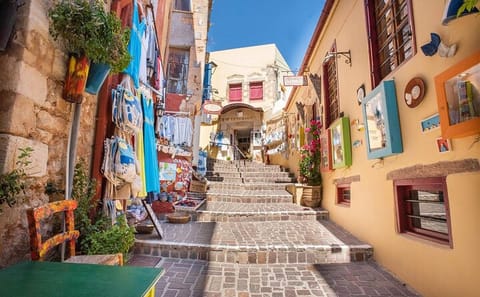 Rethymno and Chania City Tour with Kournas Lake from Heraklion