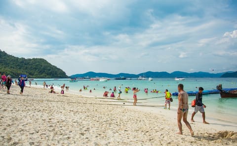 Speedboat Tour to Banana Beach on Coral Island from Phuket