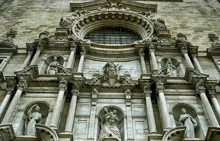 Private Walking Tour of Girona's Historic Sites and Landmarks
