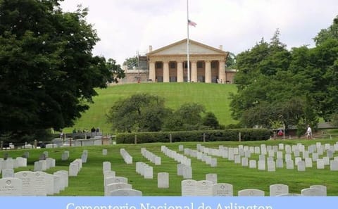 Day Trip from New York to Washington and Philadelphia
