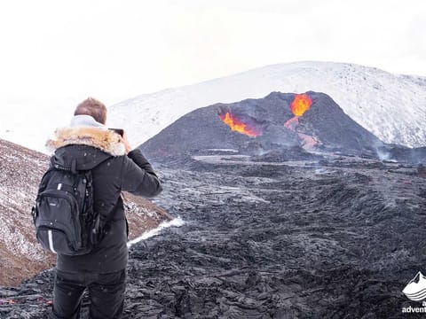 4 Day - Volcano Hike, Golden Circle, South Coast, Jökulsárlón & Ice Cave