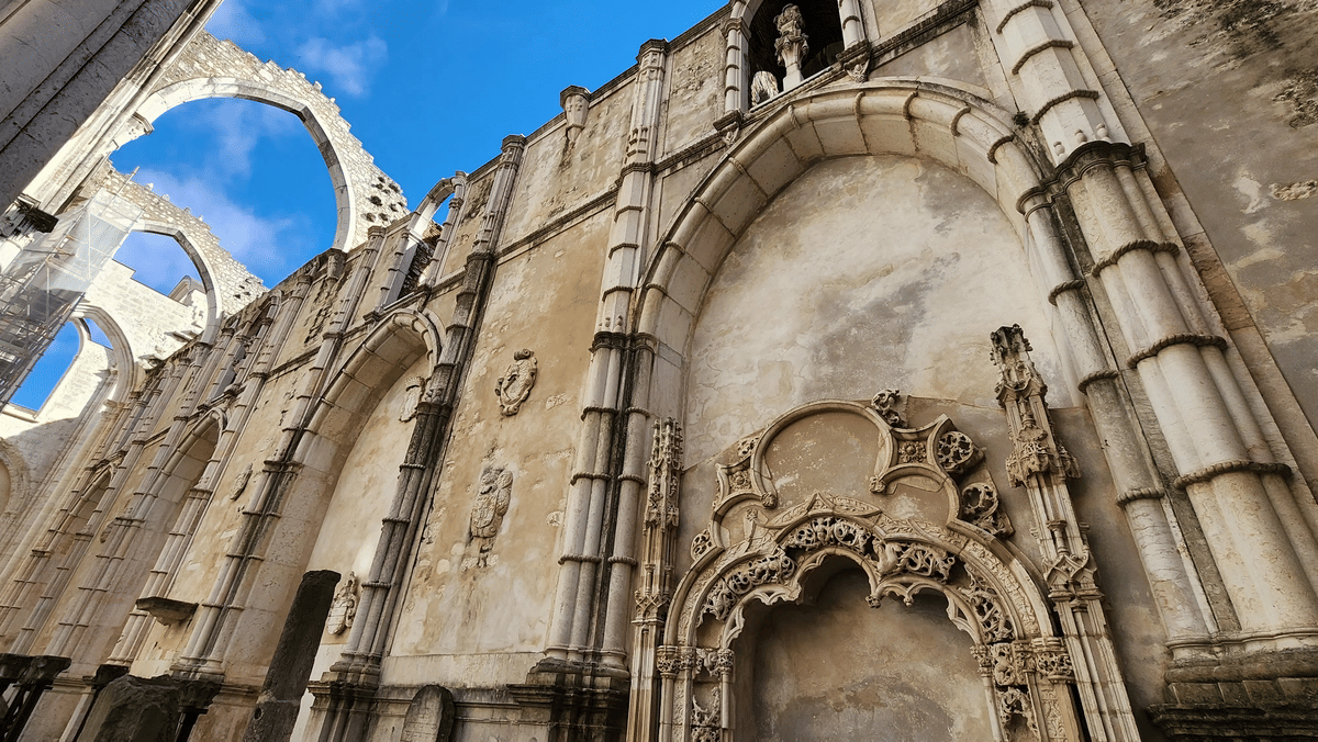 Lisbon Afternoon: Private Tour with Monuments and Fado Dinner