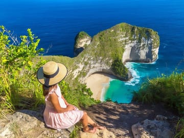 Full-Day Adventure Tour to T-Rex Beach in Nusa Penida