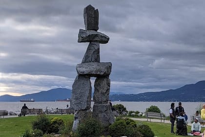 Vancouver City Tour With Grand Lunch and Wine