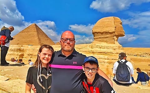 Private Full Day Tour of Giza Pyramids and Old Cairo