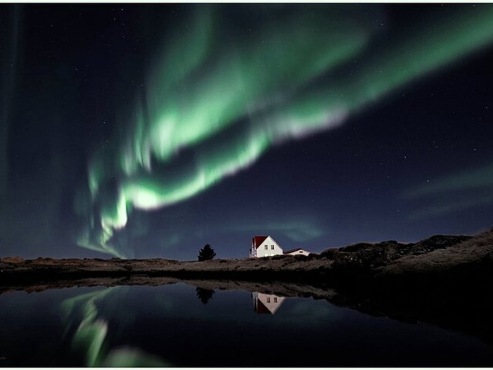 Northern Lights Small Group Tour with Hot Cocoa & Free Photos — EastWest