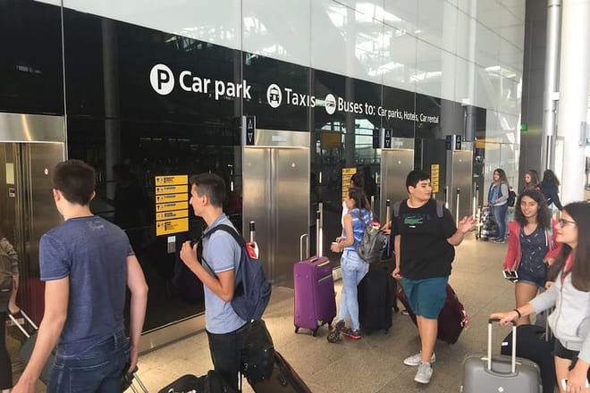Heathrow Airport Private Transfers to/from London (Postcode E1 to E14) 7