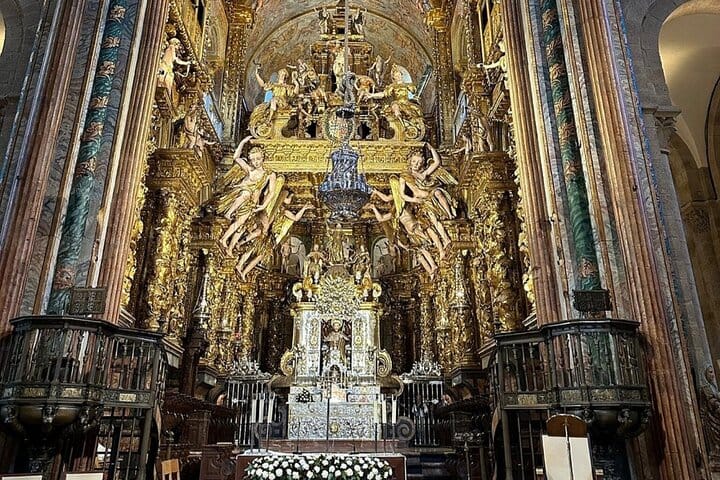 SANTIAGO DE COMPOSTELA + BRAGA: Private Tour from Porto