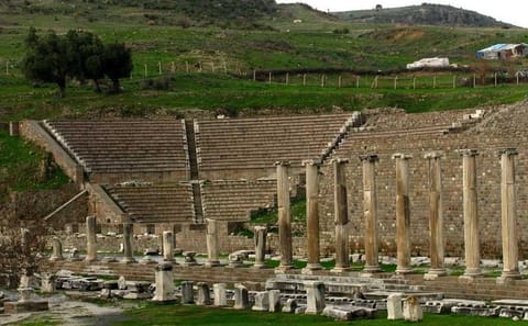 Bergama Pergamon Tour from İzmir: Explore Ancient History