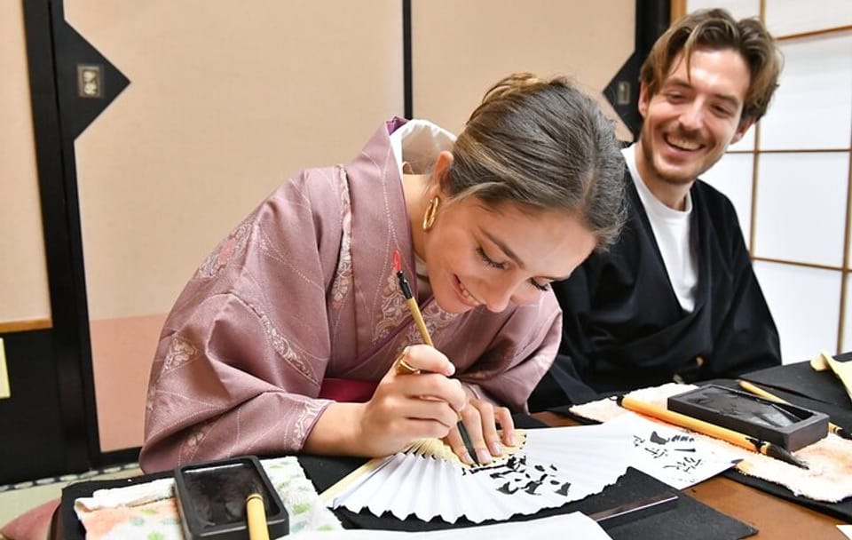 Japanese Calligraphy Class in Kimono near Osaka Castle
