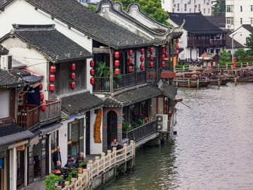 One-Day Shanghai Essence and Water Village Tour