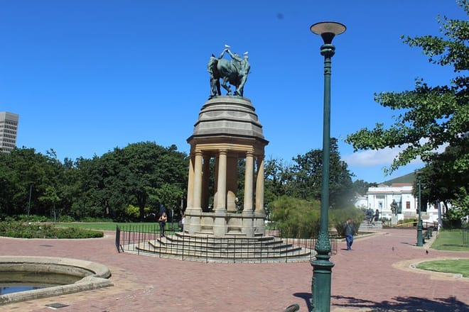 Statue in Company Gardens