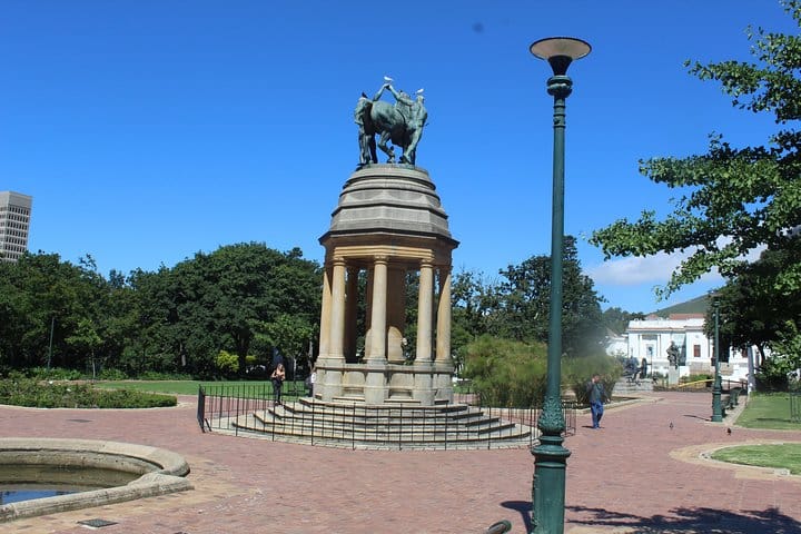 Statue in Company Gardens