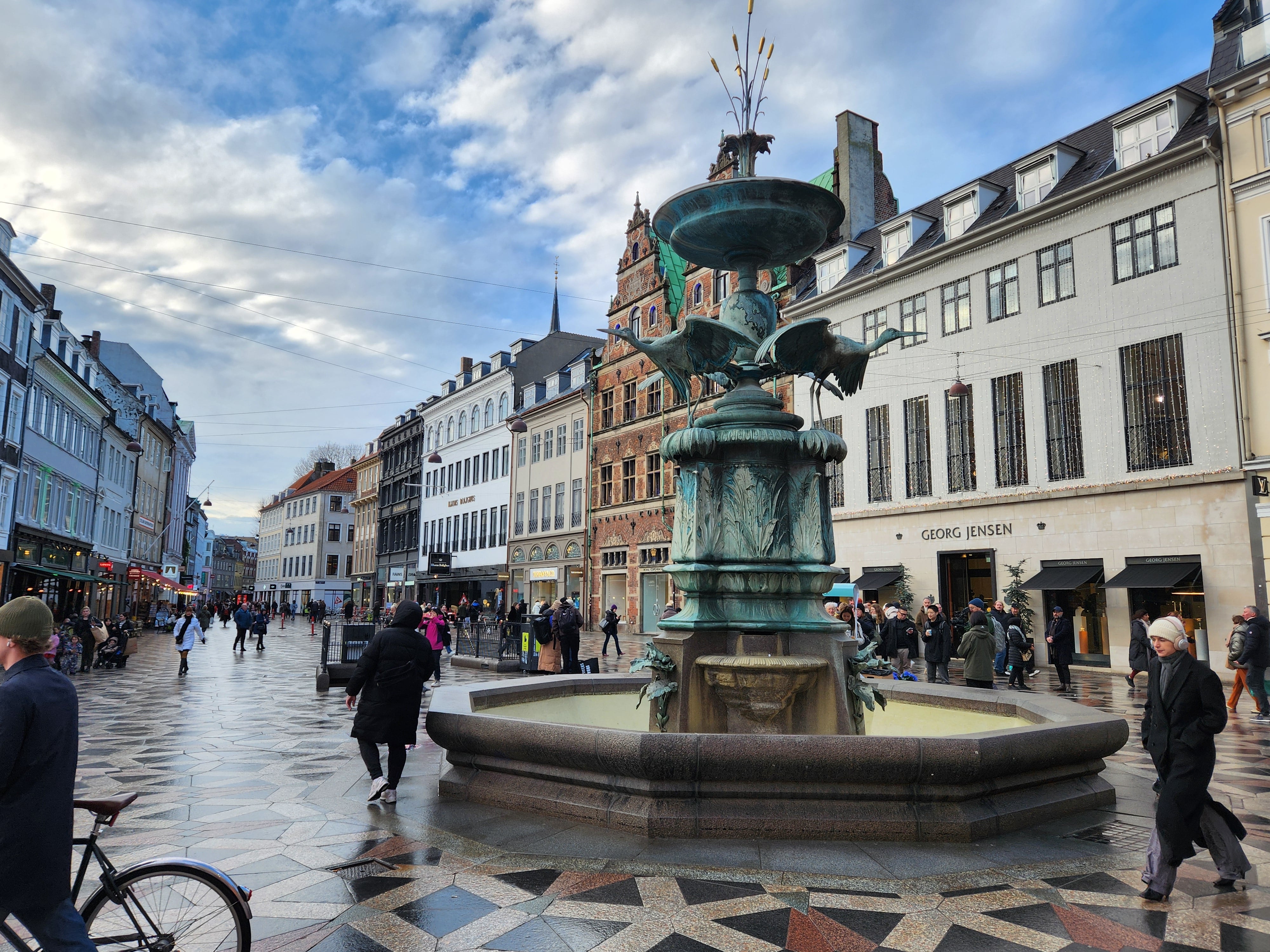 A view of the Storke Fountain in the middel of Amager Torv in Copenhagen