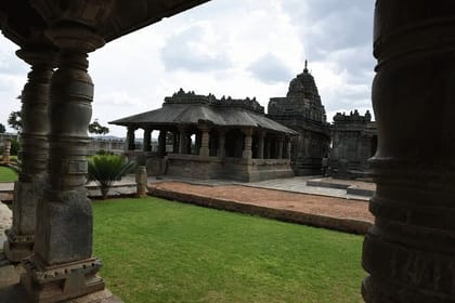 Hubli to Hampi, Belur, Halebedu, Mysore & Bangalore Tour