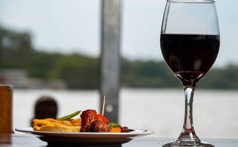 4-Day Victoria Falls and Chobe National Park Safari Tour