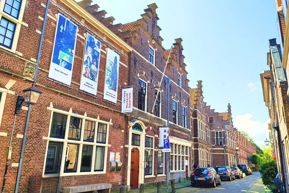 Street view of Verwey Museum along the route of the Haarlem scavenger hunt City Detective.
