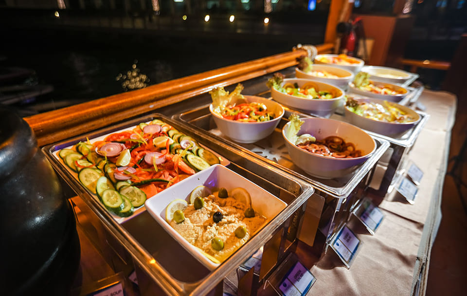 Nile Dinner Cruise with Live Entertainment in Cairo