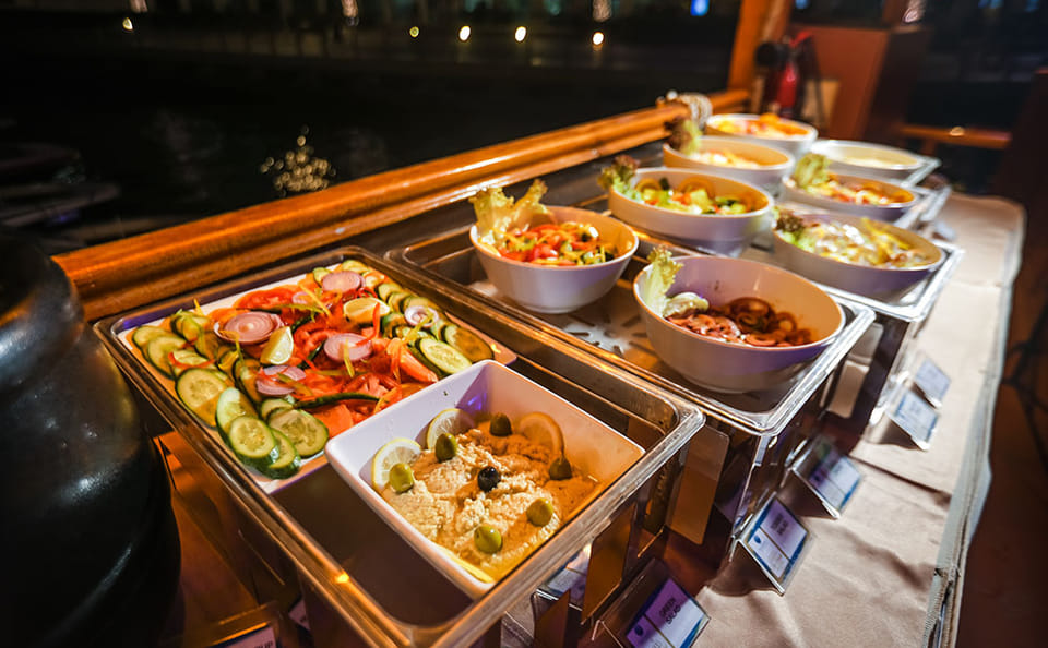 Nile Dinner Cruise with Live Entertainment in Cairo