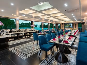 Halong Bay Cruise Tour: Kayak, Explore Caves, Enjoy Lunch & Party
