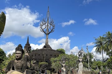 Vientiane City Tour: Buddha Park and Patuxay Monument