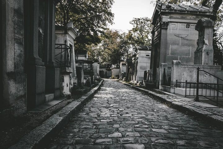 Half-Day Paris Private Vintage Car Tour with River Cruise and hotel pick up 7