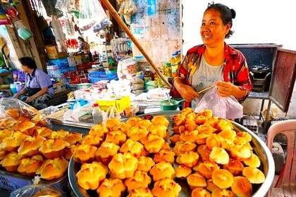 Siem Reap Street Foods Tour by Tuk Tuk with Personal Guide