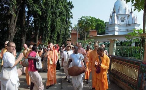 Cultural Day Trip to Mayapur Temples from Kolkata