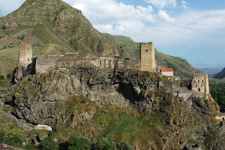 4 Full days in Georgia with private tour, free aiport