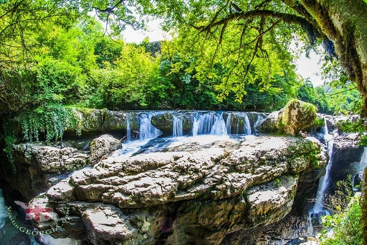 4 Full days in Georgia with private tour, free aiport