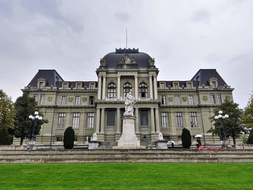 Timeless Lausanne: Castle, Cathedral & Historic Old Town