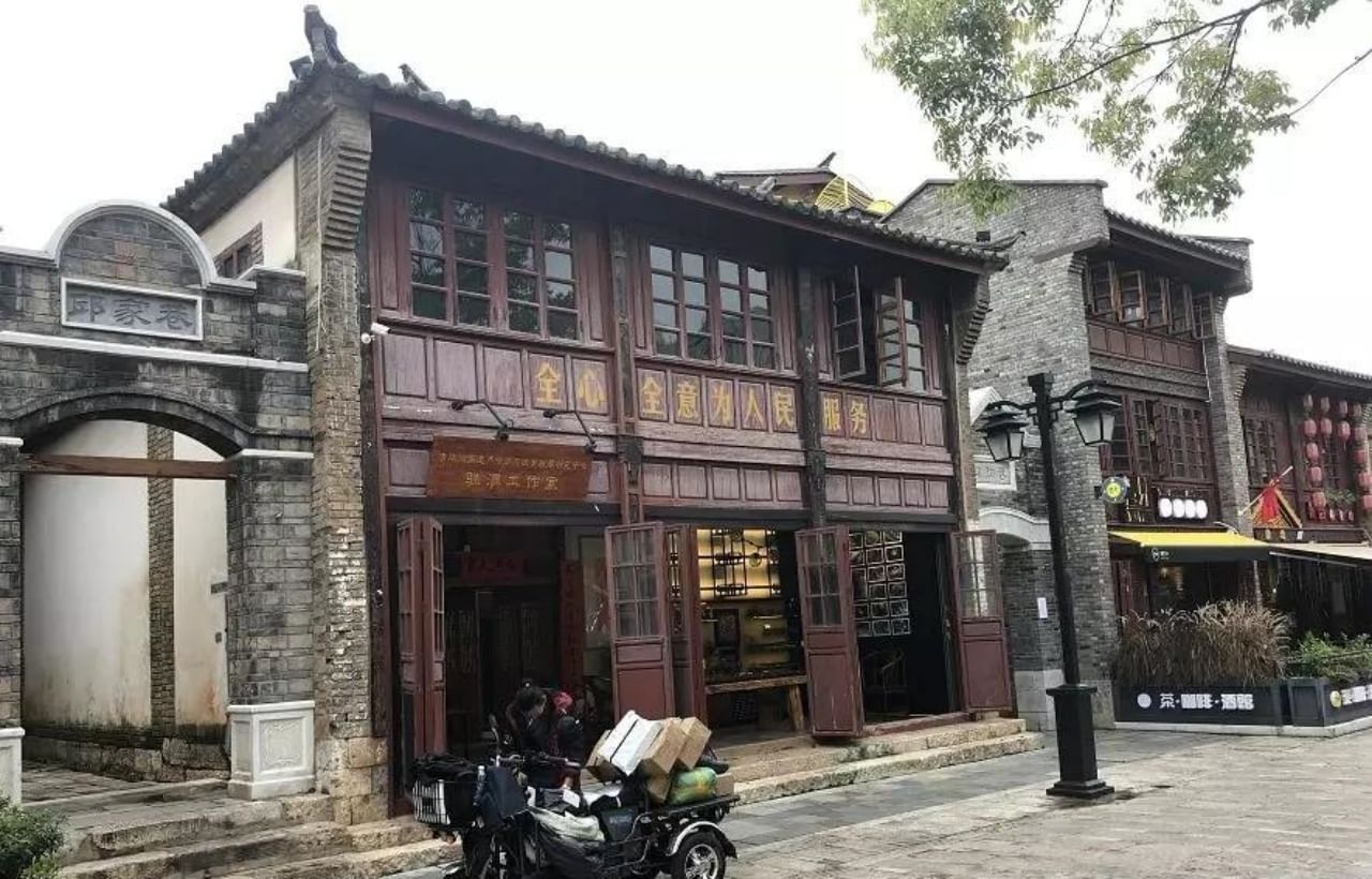 A century-old building in Kunming Old Street