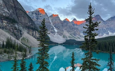 Moraine Lake and Johnston Canyon Tour from Canmore