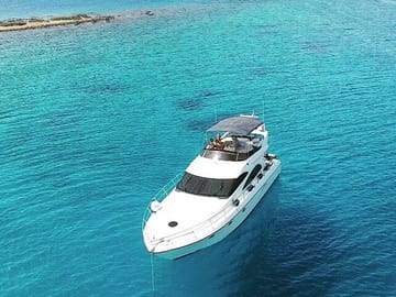 Private Full-Day Motor Yacht Charter in Agios Nikolaos