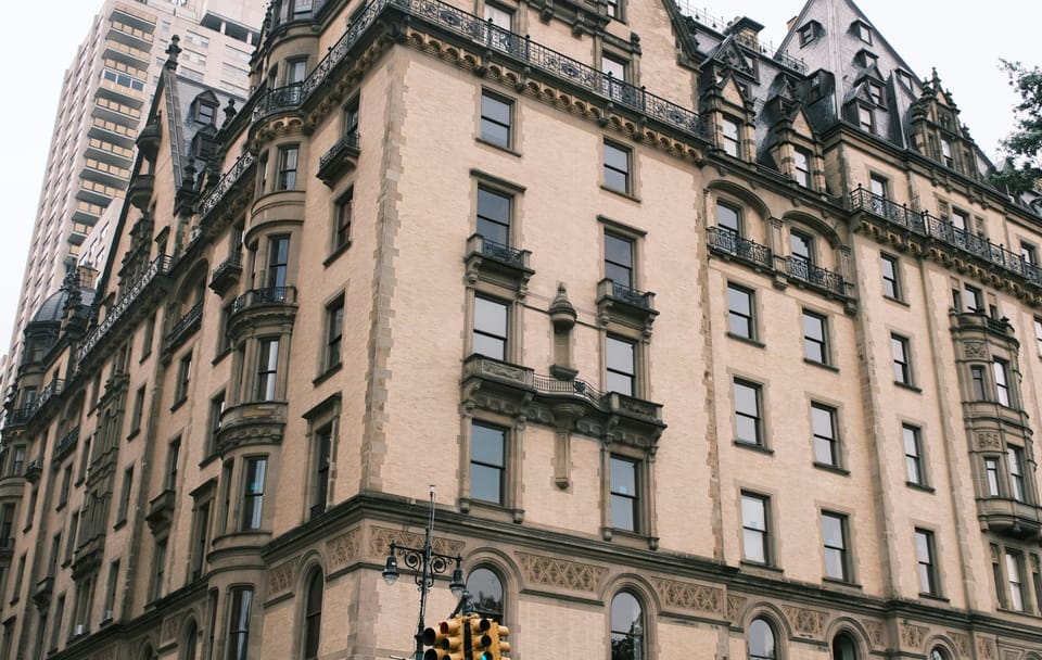 Manhattan Highlights Walking Tour: Central Park and Luxury Areas