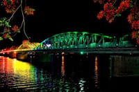 HUE NIGHT DRAGON BOAT CRUISE EXPERIENCE 5
