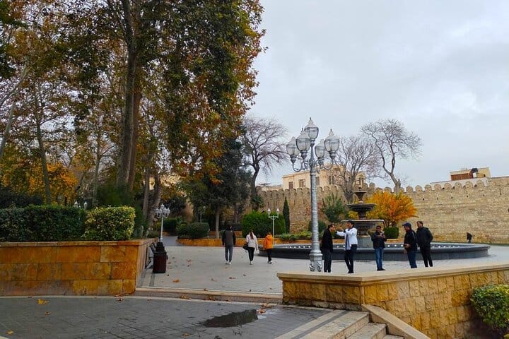 Baku city tour-Flame Towers-Baku Boulevard-Heydar Aliyev Center-Old City Icherisheher-Maiden Tower-VLA Travel-Qubernator Baghi